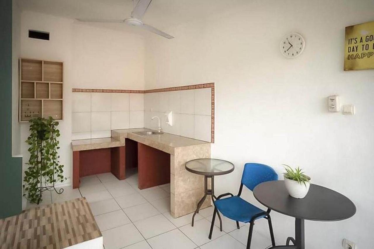 Reddoorz Near Rs Mitra Keluarga Depok Ξενοδοχείο Εξωτερικό φωτογραφία