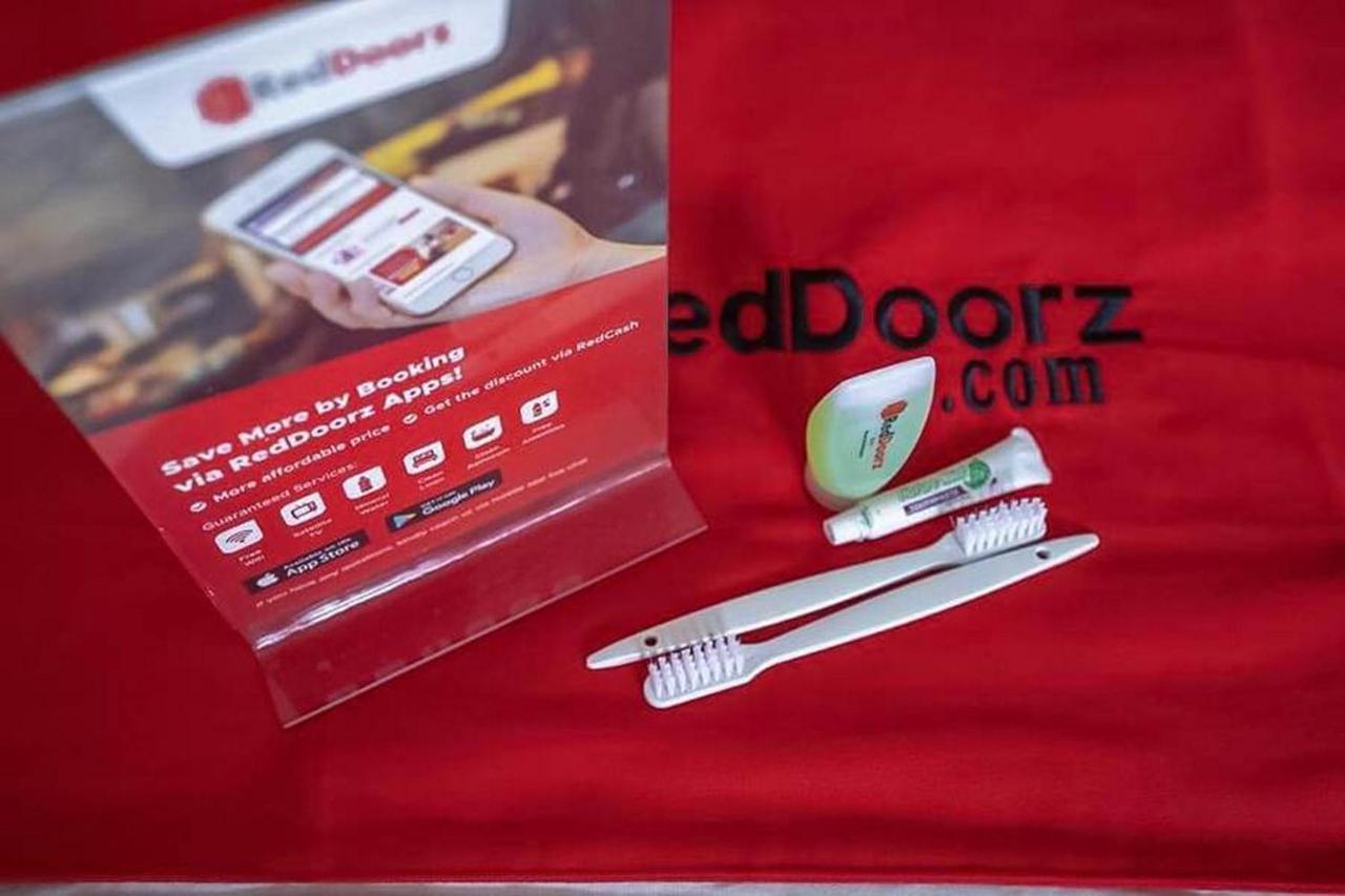 Reddoorz Near Rs Mitra Keluarga Depok Ξενοδοχείο Εξωτερικό φωτογραφία